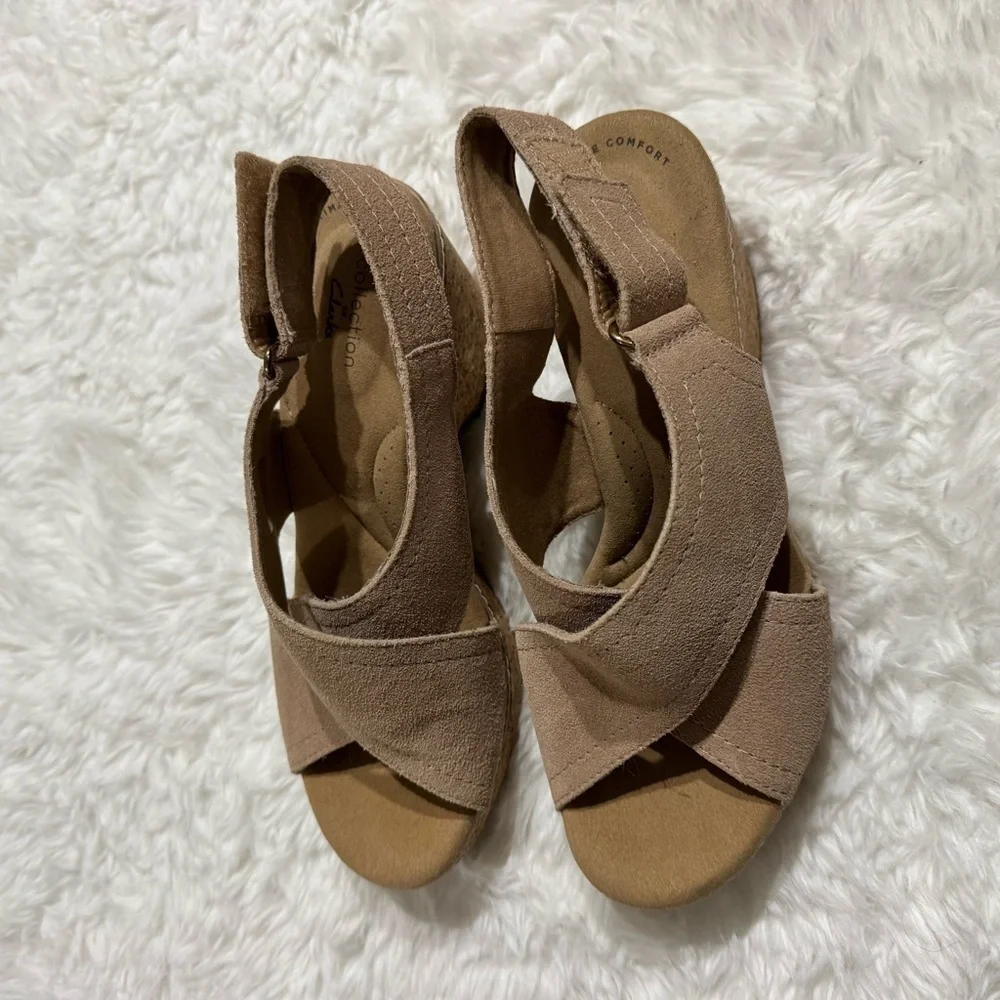 Clarks Tan Sandals Size 7.5